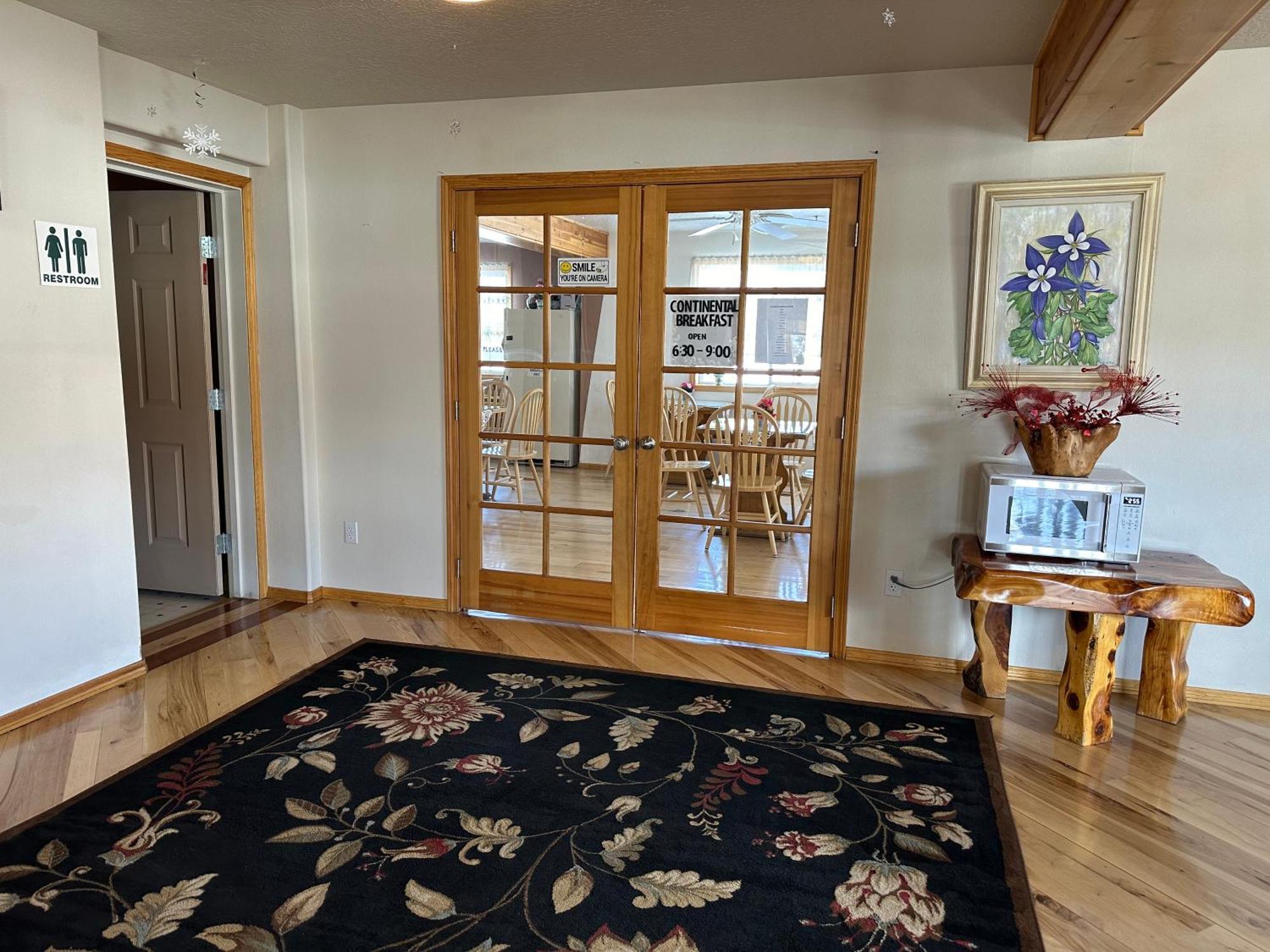 Columbine Inn And Suites Лийдвил Екстериор снимка
